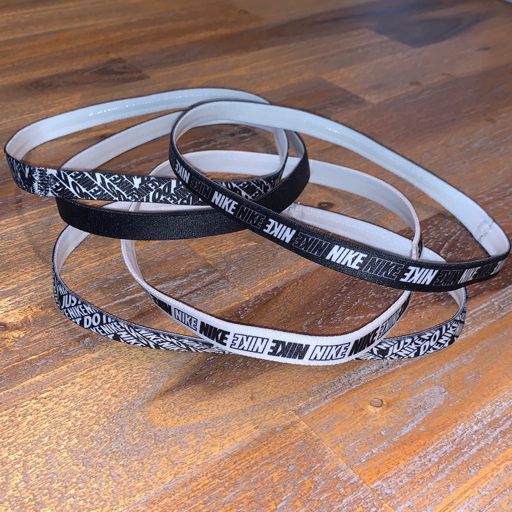 NWOT set of 5 Nike headbands.